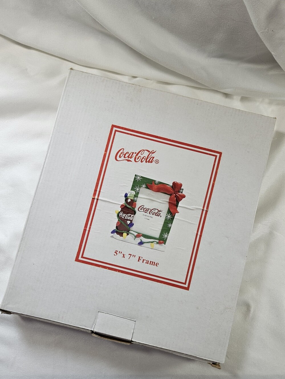 Coca-Cola Christmas design 5x7 inch photo frame with coke bottle, lights, & bow - Picture 9 of 10